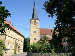 Kirche und Pfarrhaus in Buchau